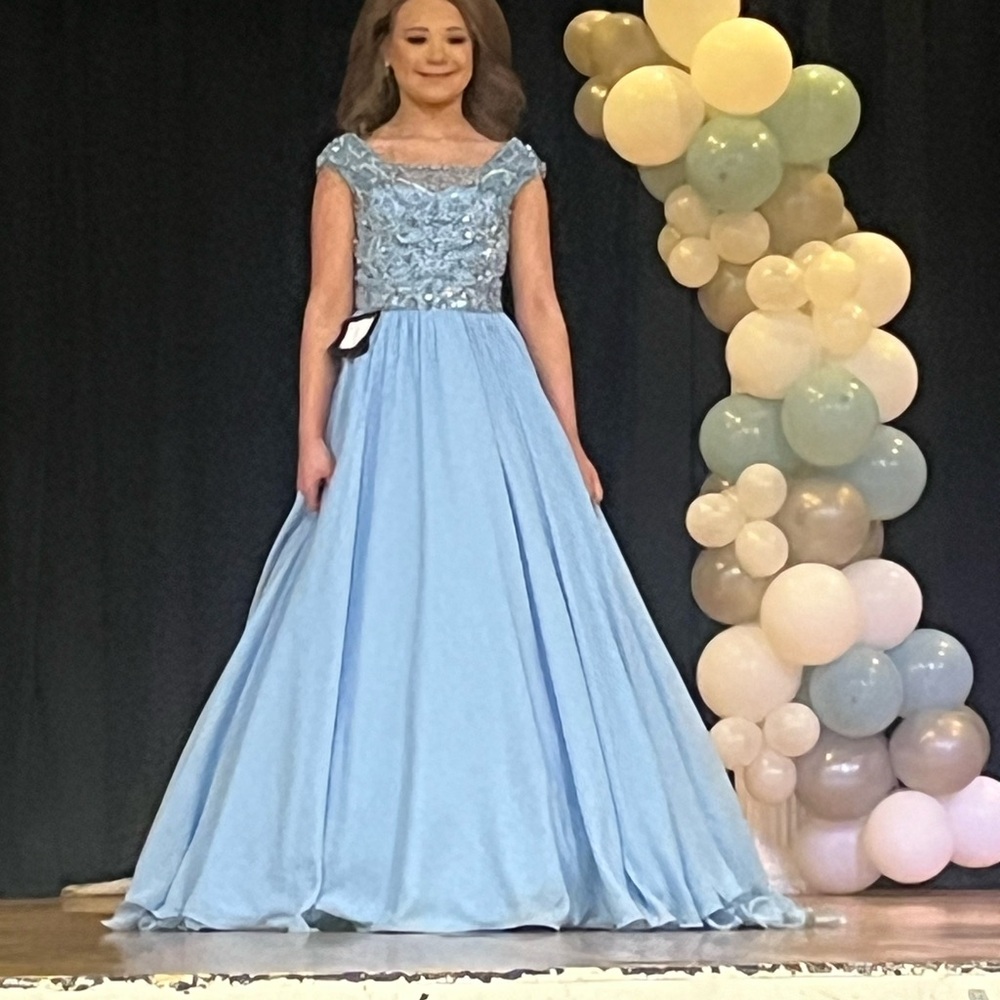 Ava Presley Glam sz 8 pageant gown